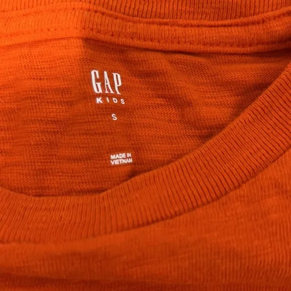 GAP along sleeve T-shirt - Picture 2 of 5